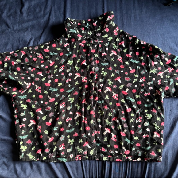 Hot Topic Black mushroom Button Down Shirt - Picture 2 of 2